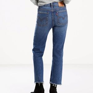 EUC LEVI’S Premium Wedgie Fit Straight jeans 26